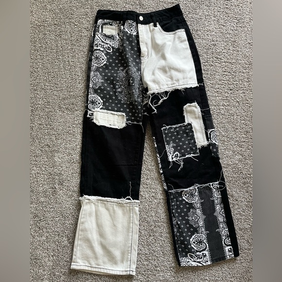 Shein Patched Pattern Black & White Jeans - Picture 1 of 3